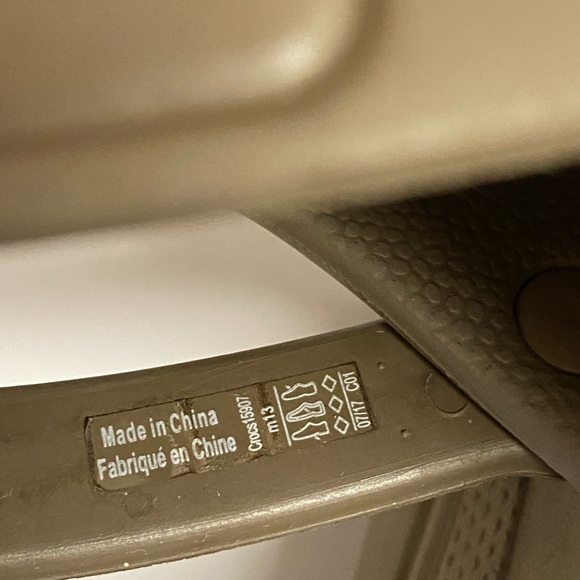 Men’s Iconic Comfort Crocs 🐊 - Picture 8 of 9